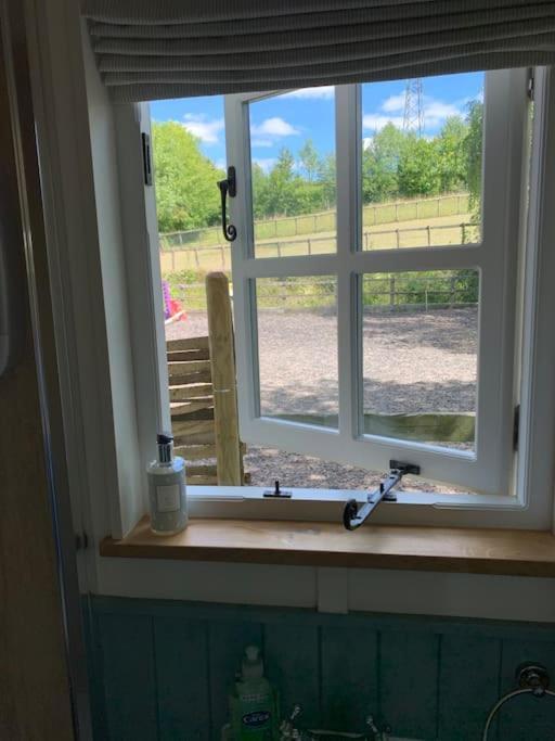 Romantic Shepherds Hut With Stunning Sunsets Hollingbourne Экстерьер фото